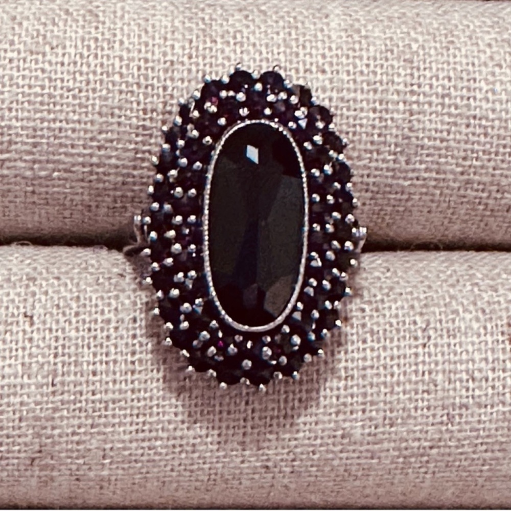 Prague | Ring | Garnet Ring in Sterling Silver